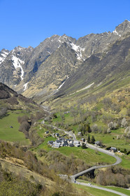 France hautes pyrenees chaine pyrenees vallee neste
