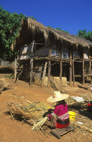 THAILANDE   VILLAGE DU NORD