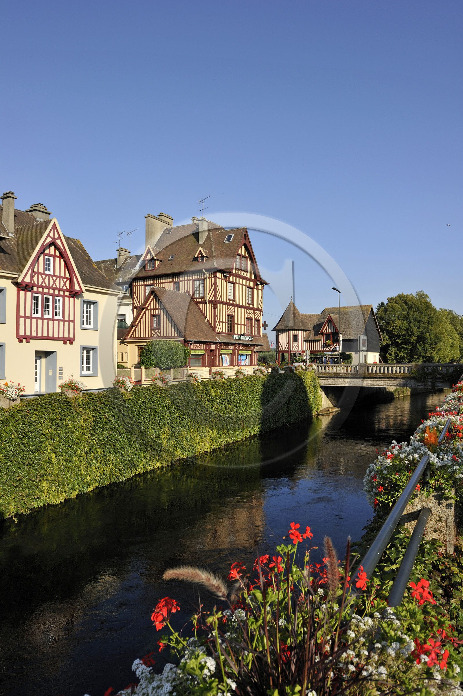 France, Pont Leveque