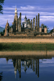 THAILANDE   SUKHOTHAI.TEMPLE DE WAT MAHATHAT