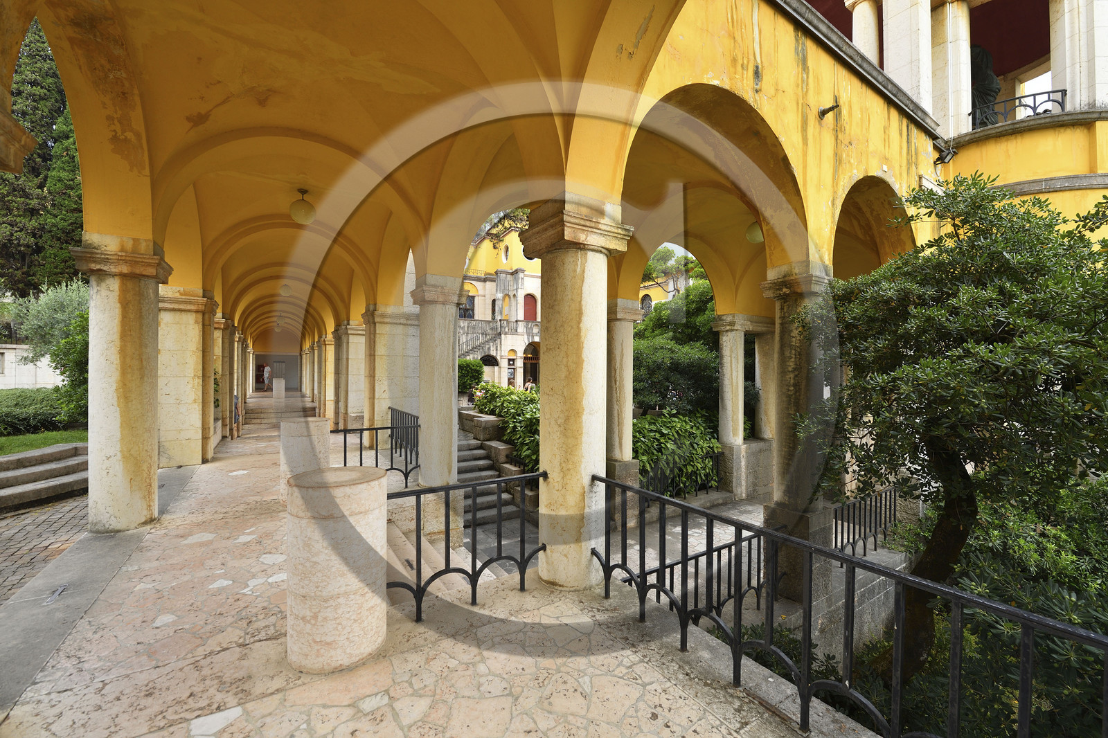 Italie lombardie lac garde gardone riviera