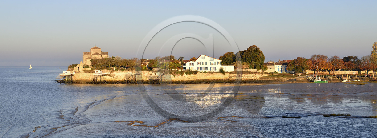 France charente maritime estuaire gironde saintonge talmont sur gironde