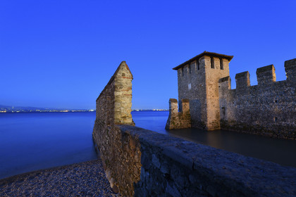 Italie lombardie lac garde sirmione chateau