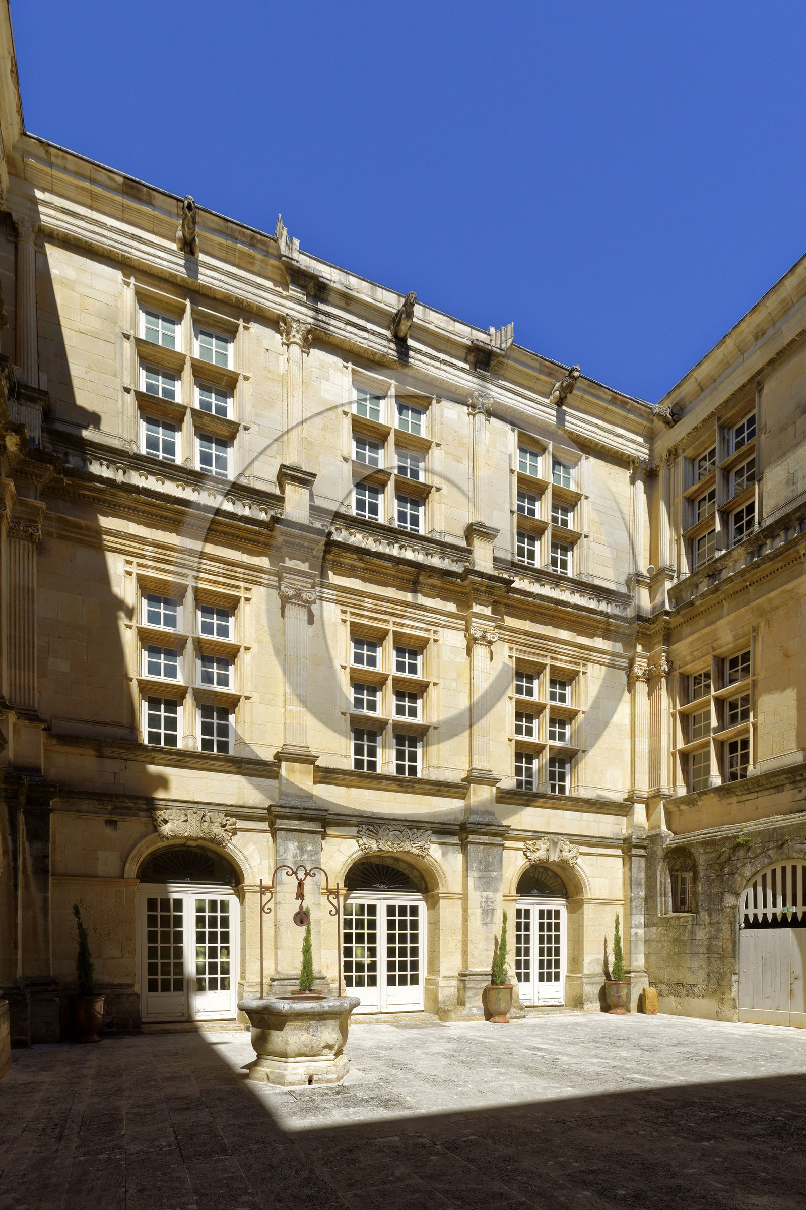 France, Suze la Rousse