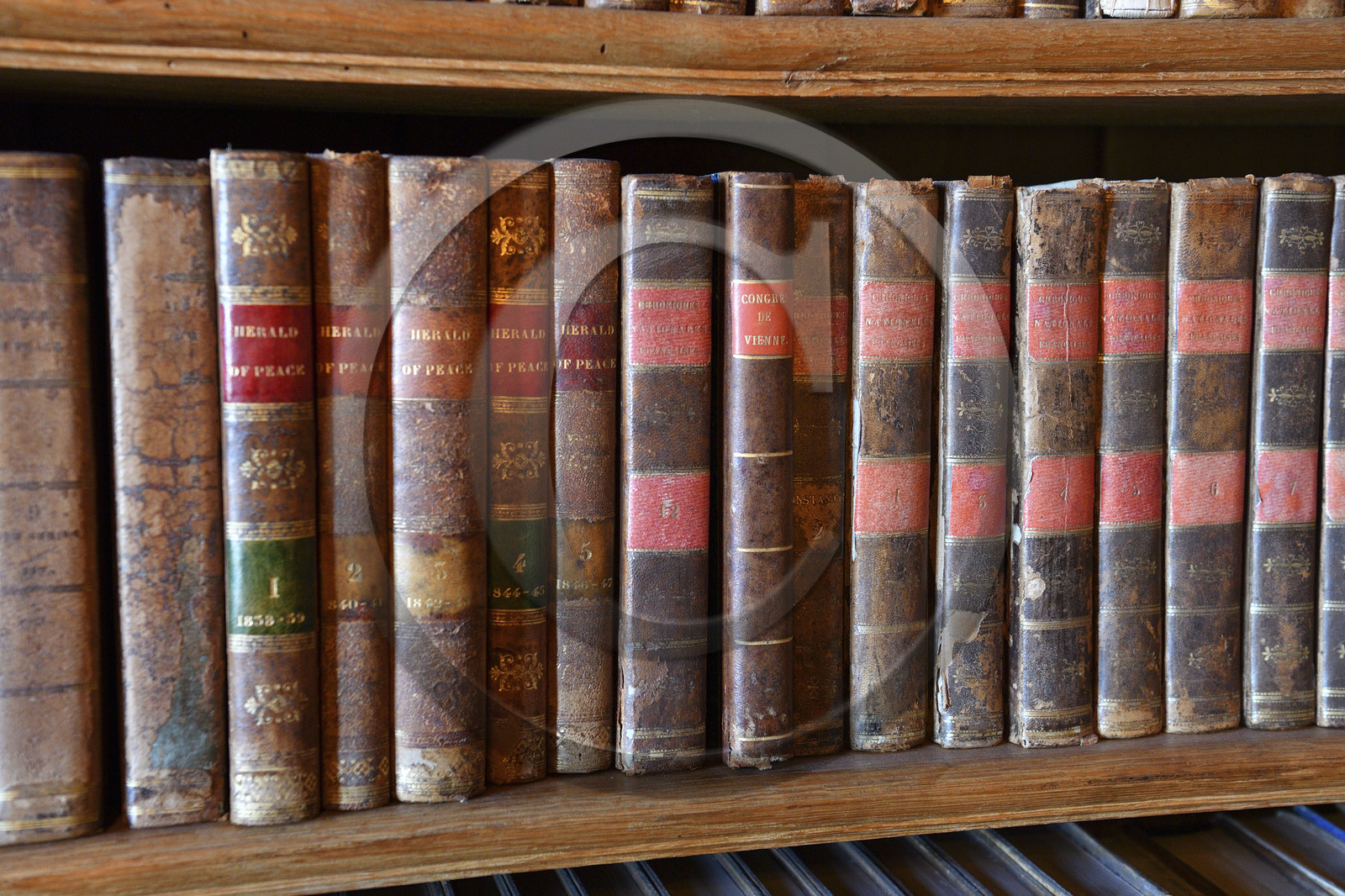 France charente rochefoucauld chateau surplombant tardoire