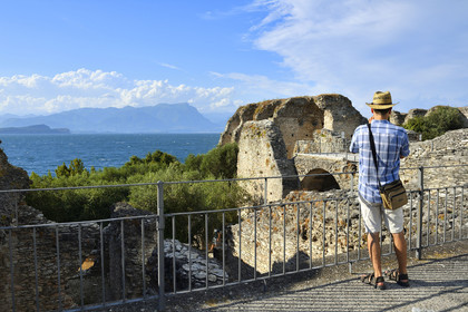 Italie lombardie lac garde sirmione grotte