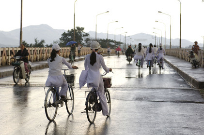 Etudiantes a velo, Vietnam