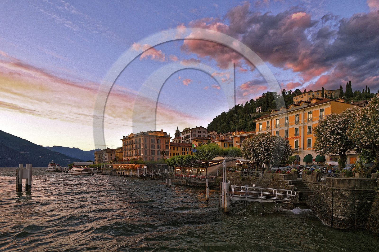 Italie lombardie lac come village bellagio