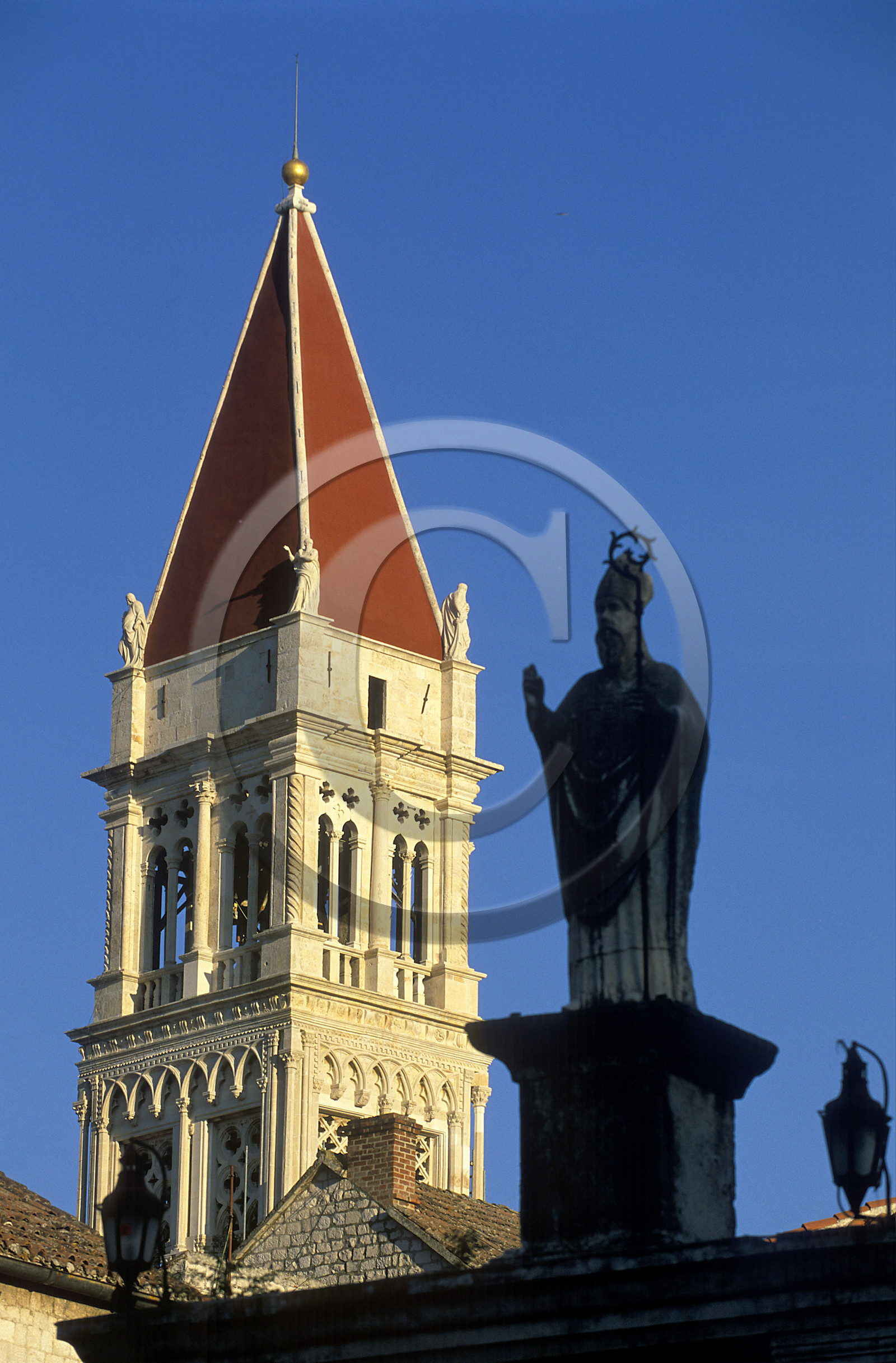 TROGIR. CATHEDRALE ST- LAURENT. CROATIE