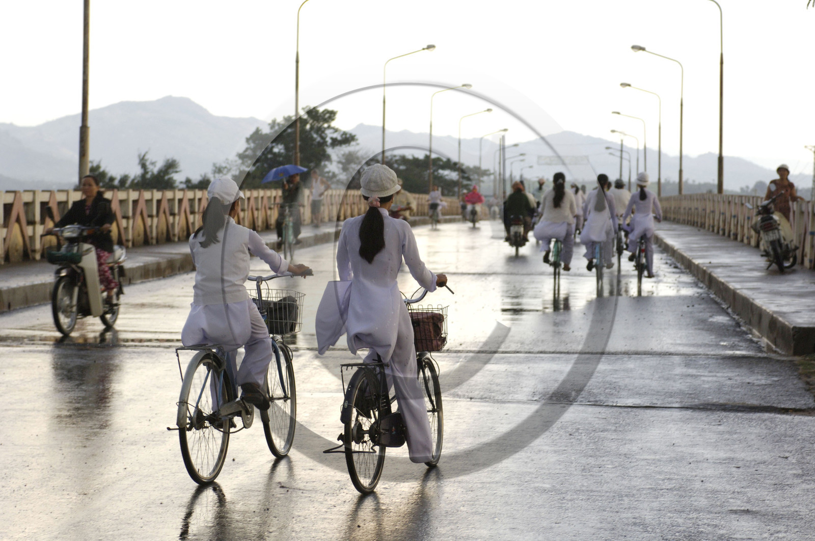 Etudiantes a velo, Vietnam