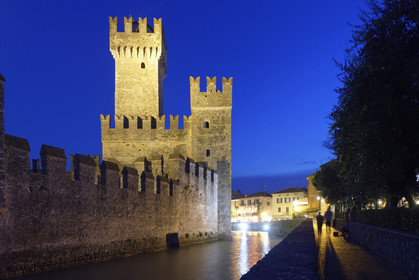 Italie lombardie lac garde sirmione chateau