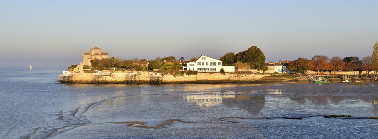 France charente maritime estuaire gironde saintonge talmont sur gironde