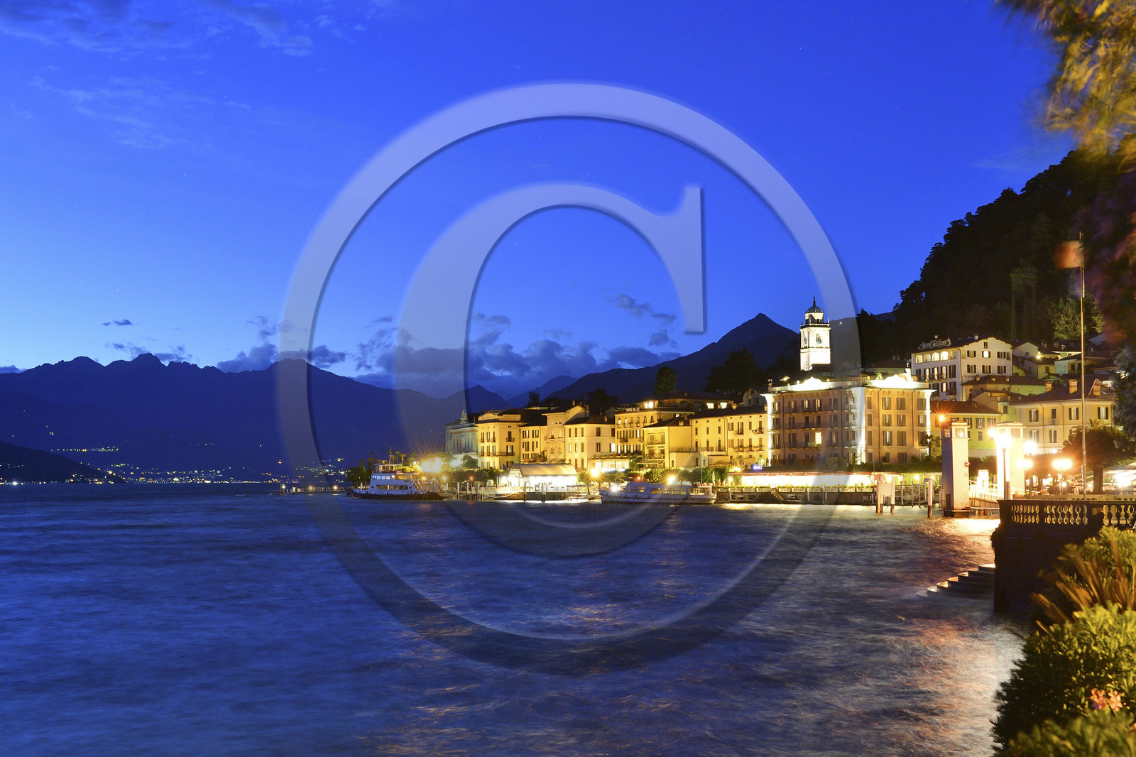 Italie lombardie lac come village bellagio