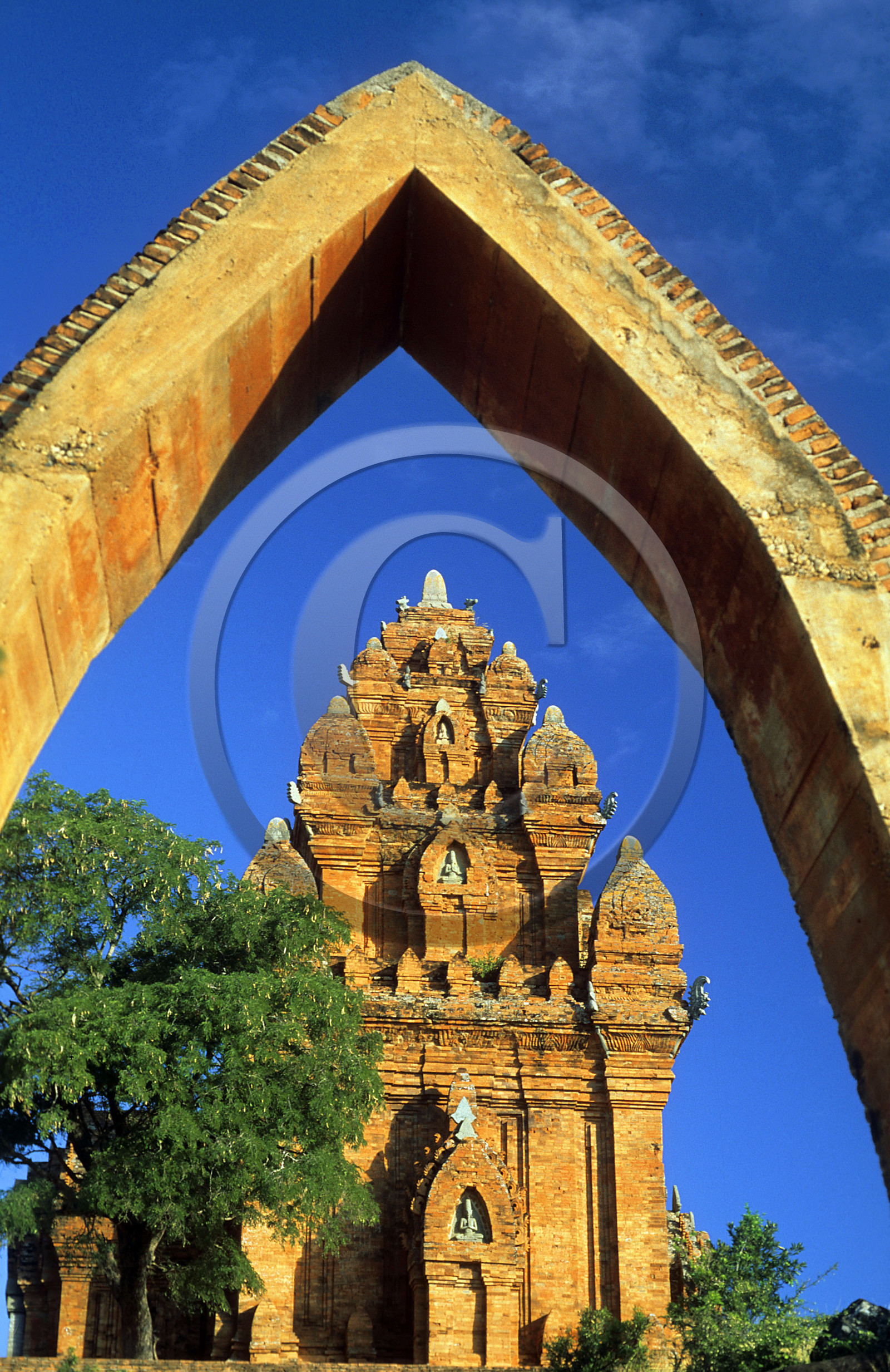 Po Klong Garai, Vietnam