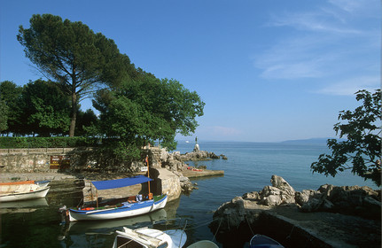 BORD DE MER À OPATIJA. LUNGO MARE. CROATIE