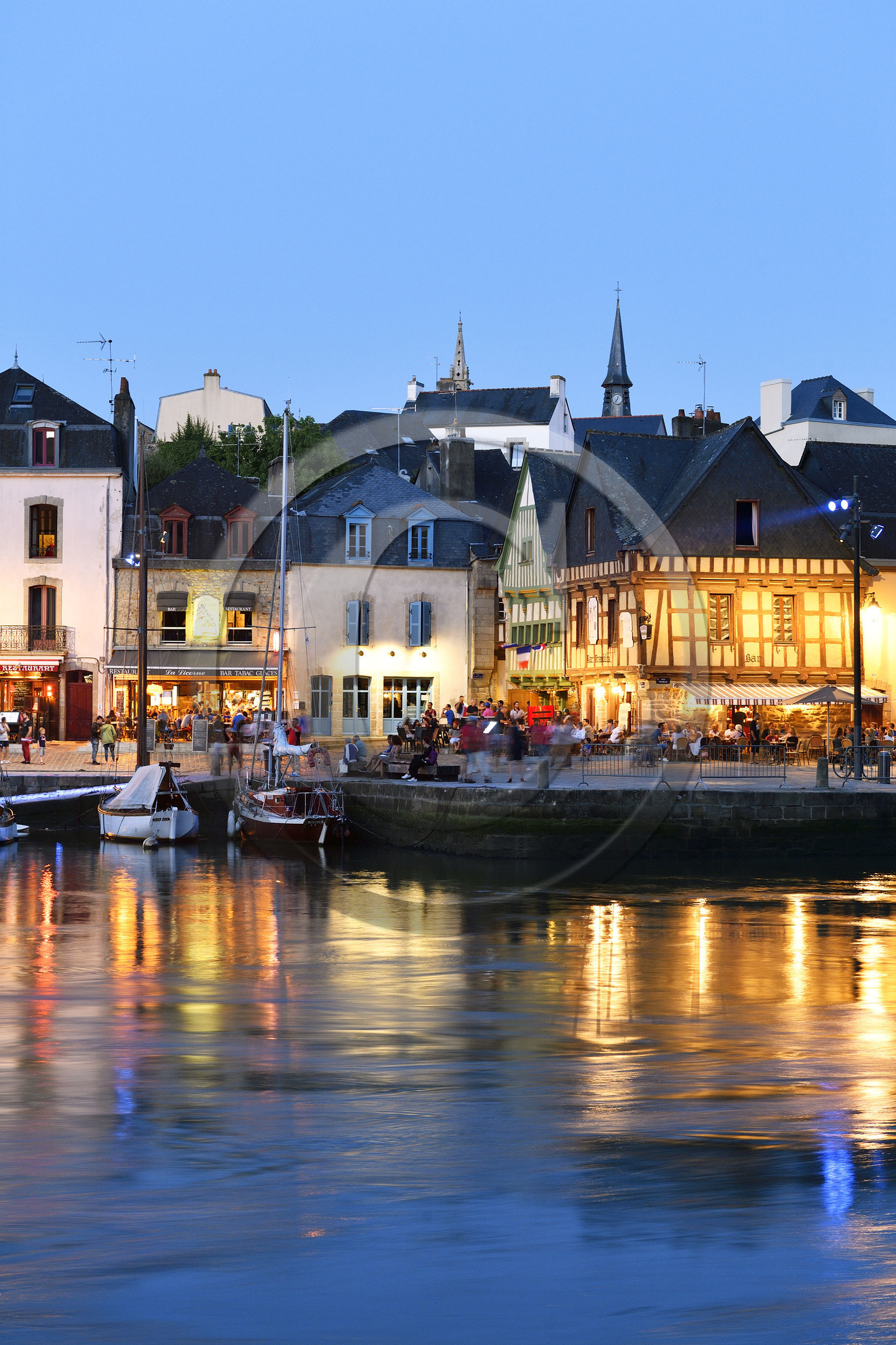 France, Auray
