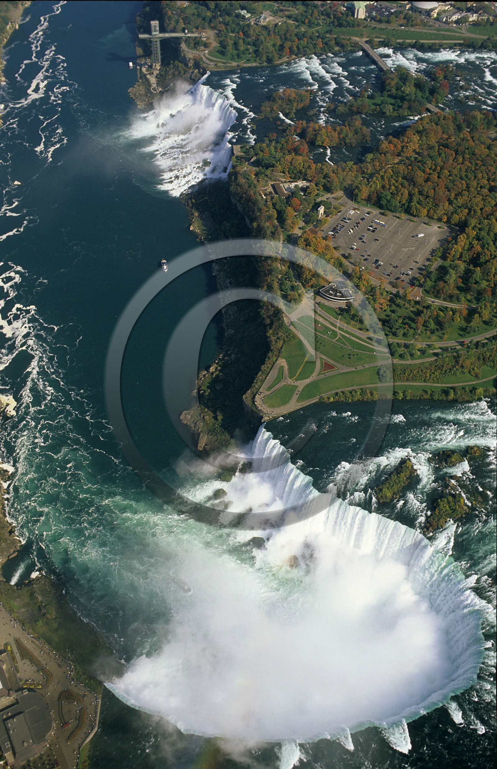 NIAGARA FALLS. CANADA