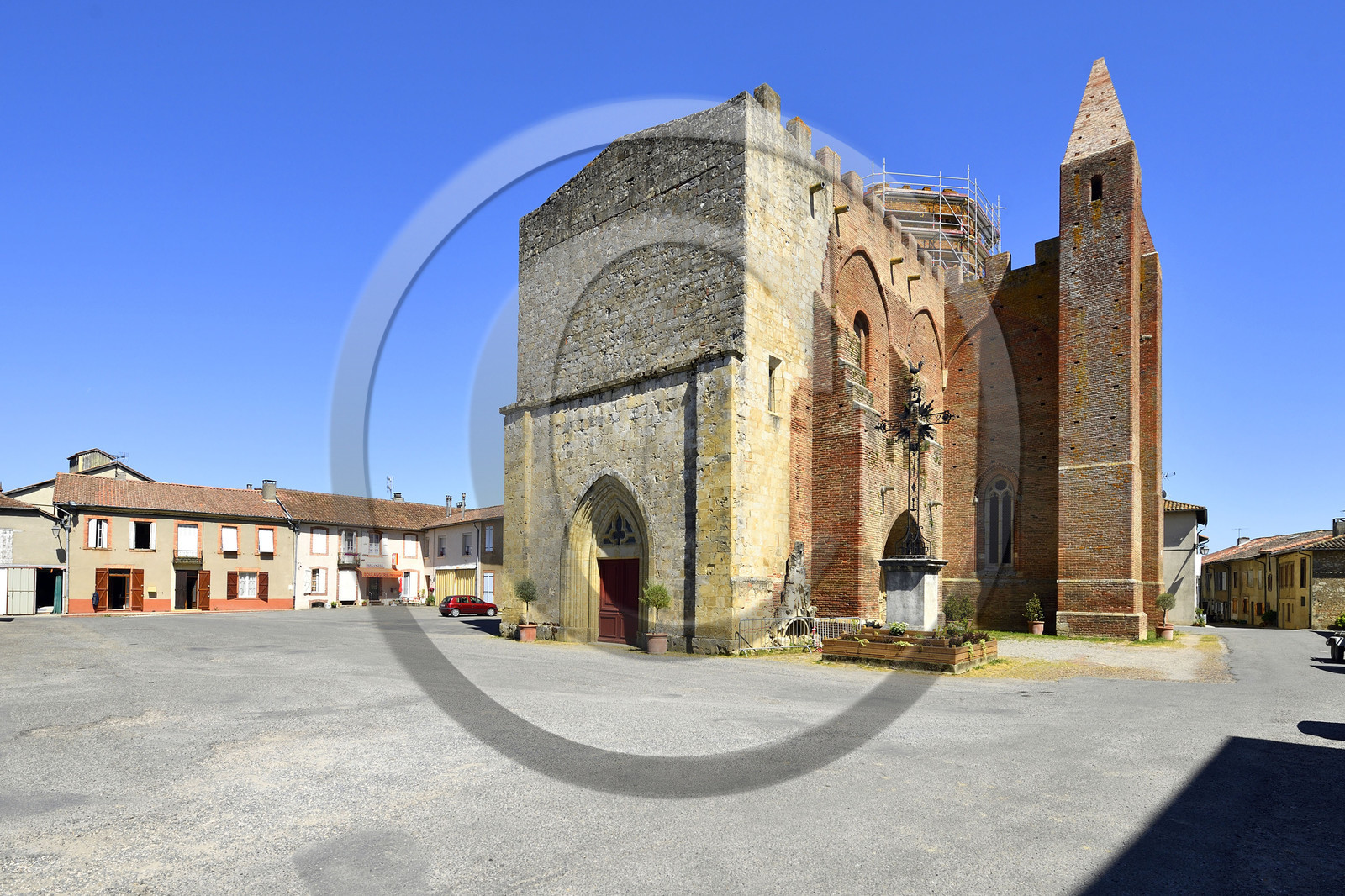 France gers simorre eglise fortifiee xiv