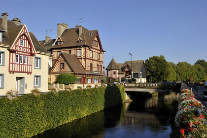 France, Pont Leveque