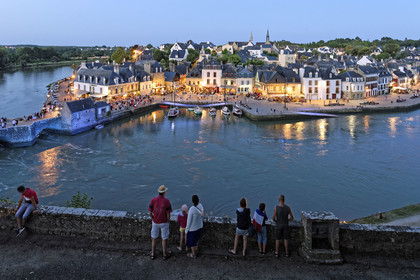 France, Auray