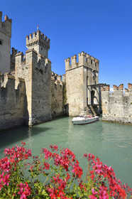 Italie lombardie lac garde sirmione chateau