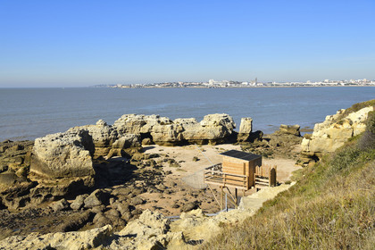 France charente maritime royan front mer cabane