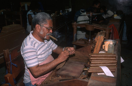 FABRIQUE DE CIGARES LA HAVANNE CUBA