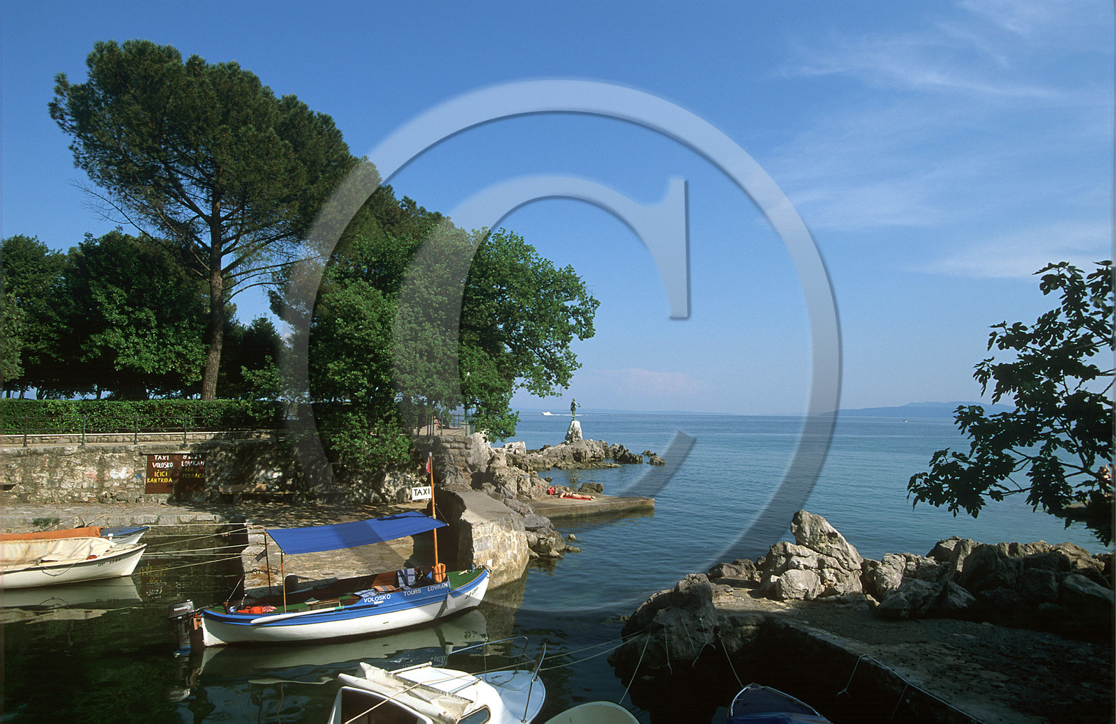 BORD DE MER À OPATIJA. LUNGO MARE. CROATIE