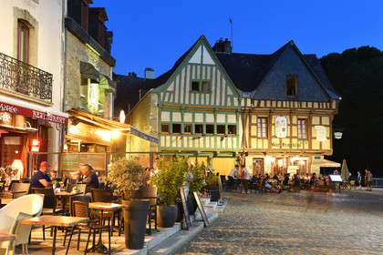 France, Auray